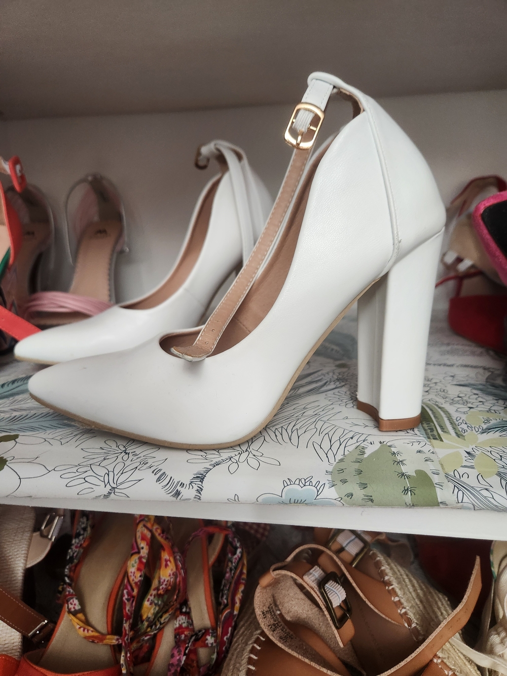 Shoe Dazzle White Pointed Toe Block Heel Pumps with Ankle Strap